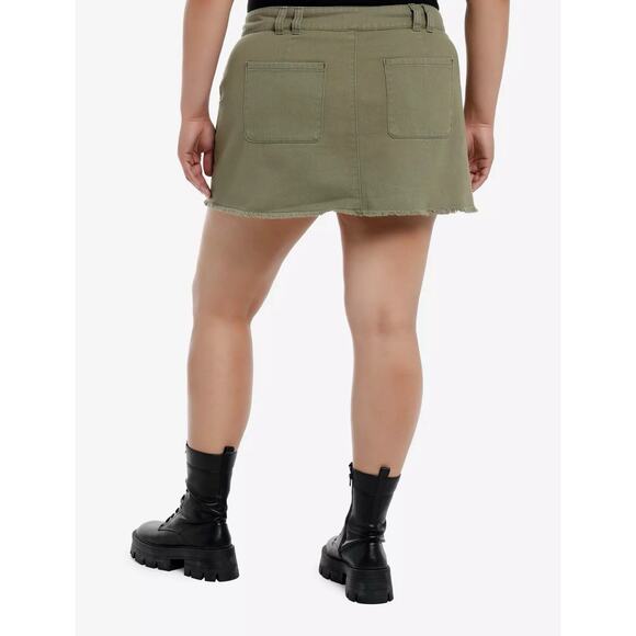 NWT Social Collision 3XL Green Denim Mini Skirt Black Star patch Hot Topic - Picture 8 of 8